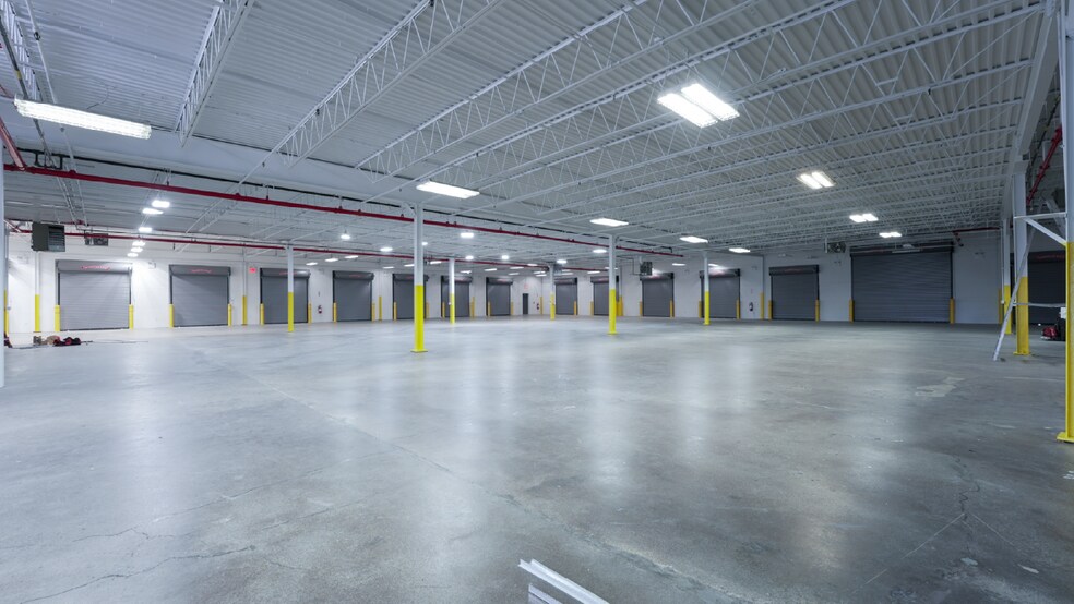 34-52 Laurel Hill Blvd, Maspeth, NY à vendre - Photo intérieure - Image 3 de 4