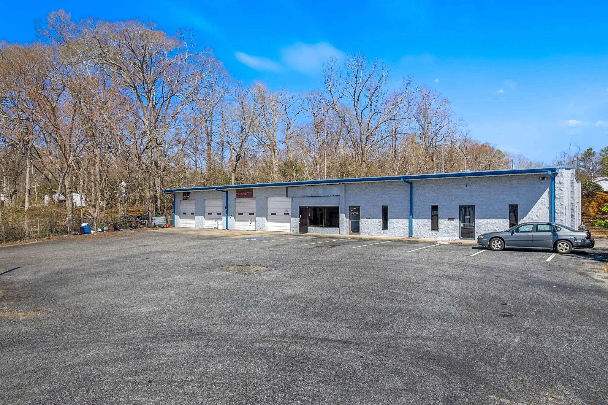 100 Hillcrest Dr, Laurens, SC à vendre Photo principale- Image 1 de 14