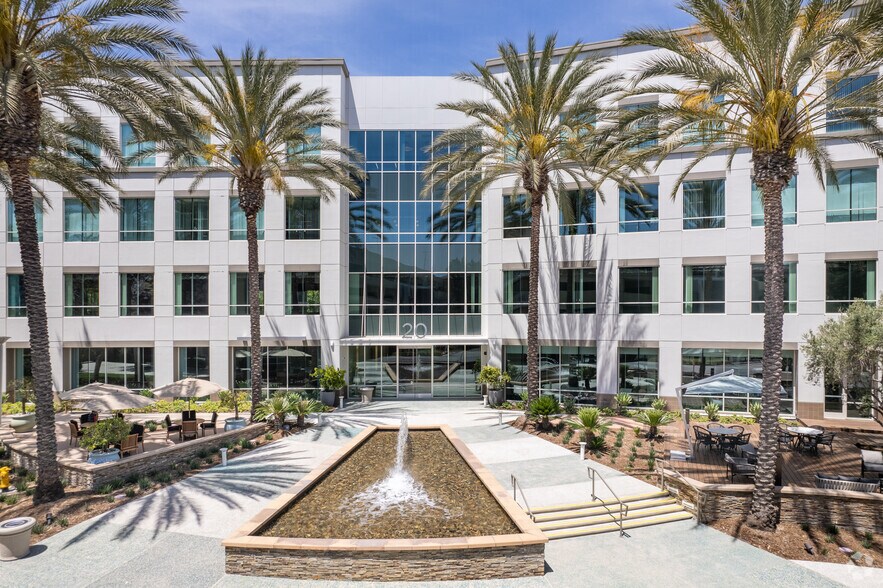 20 Enterprise, Aliso Viejo, CA à louer - Photo du bâtiment - Image 2 de 14