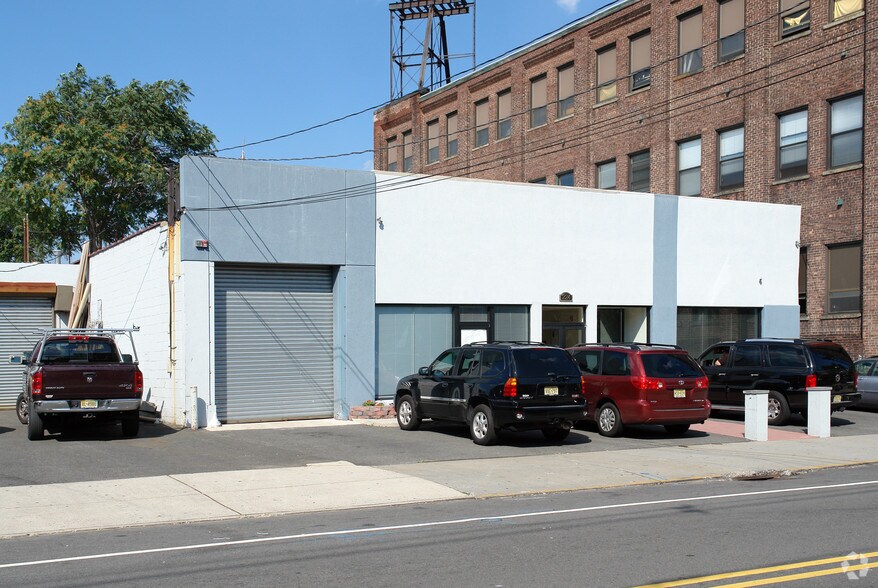224-228 61st St, West New York, NJ à louer - Photo principale - Image 2 de 5