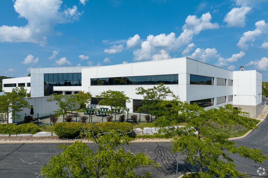 410 Albert St, Waterloo, ON à louer - Photo du bâtiment - Image 2 de 5