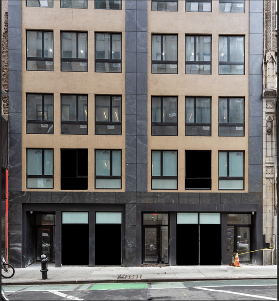 203-205 W 38th St, New York, NY for lease - Building Photo - Image 1 of 6