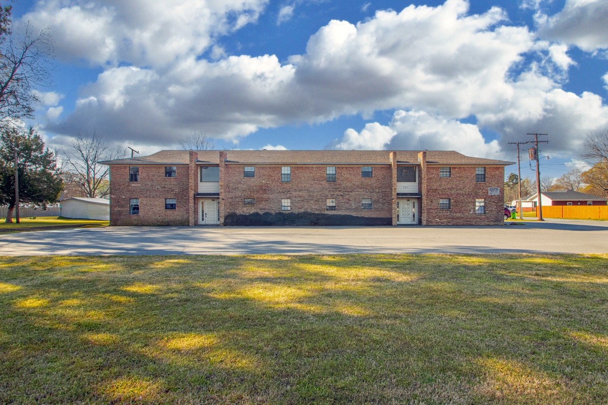 701 E 4th St, Carlisle, AR for sale Primary Photo- Image 1 of 16