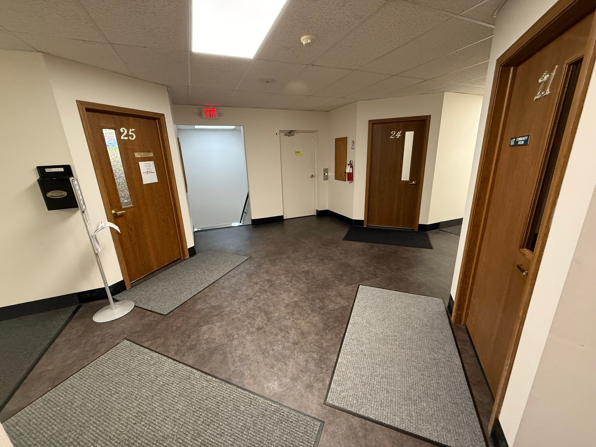 513 E 8th St, Holland, MI for lease Interior Photo- Image 1 of 6