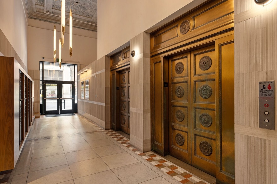 215 W 7th St, Los Angeles, CA for sale - Building Photo - Image 3 of 17