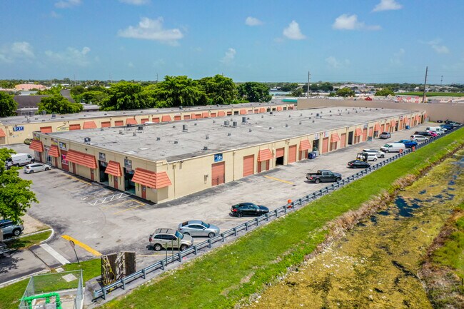 Plus de détails pour 10890 SW 186th St, Miami, FL - Industriel à louer