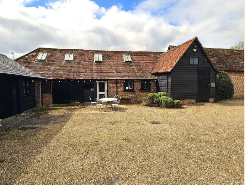 Redbournbury Ln, St Albans à louer - Photo principale - Image 1 de 3