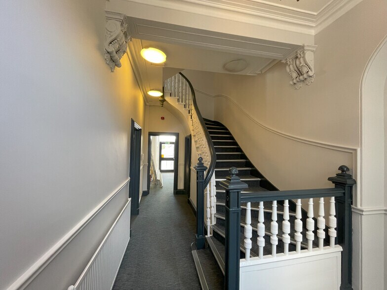 44 Carden Pl, Aberdeen à vendre - Photo du bâtiment - Image 3 de 9