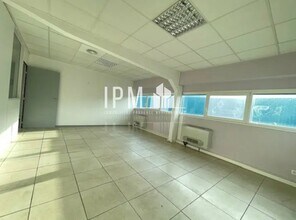 Office/Retail in Martigues for lease Interior Photo- Image 2 of 4