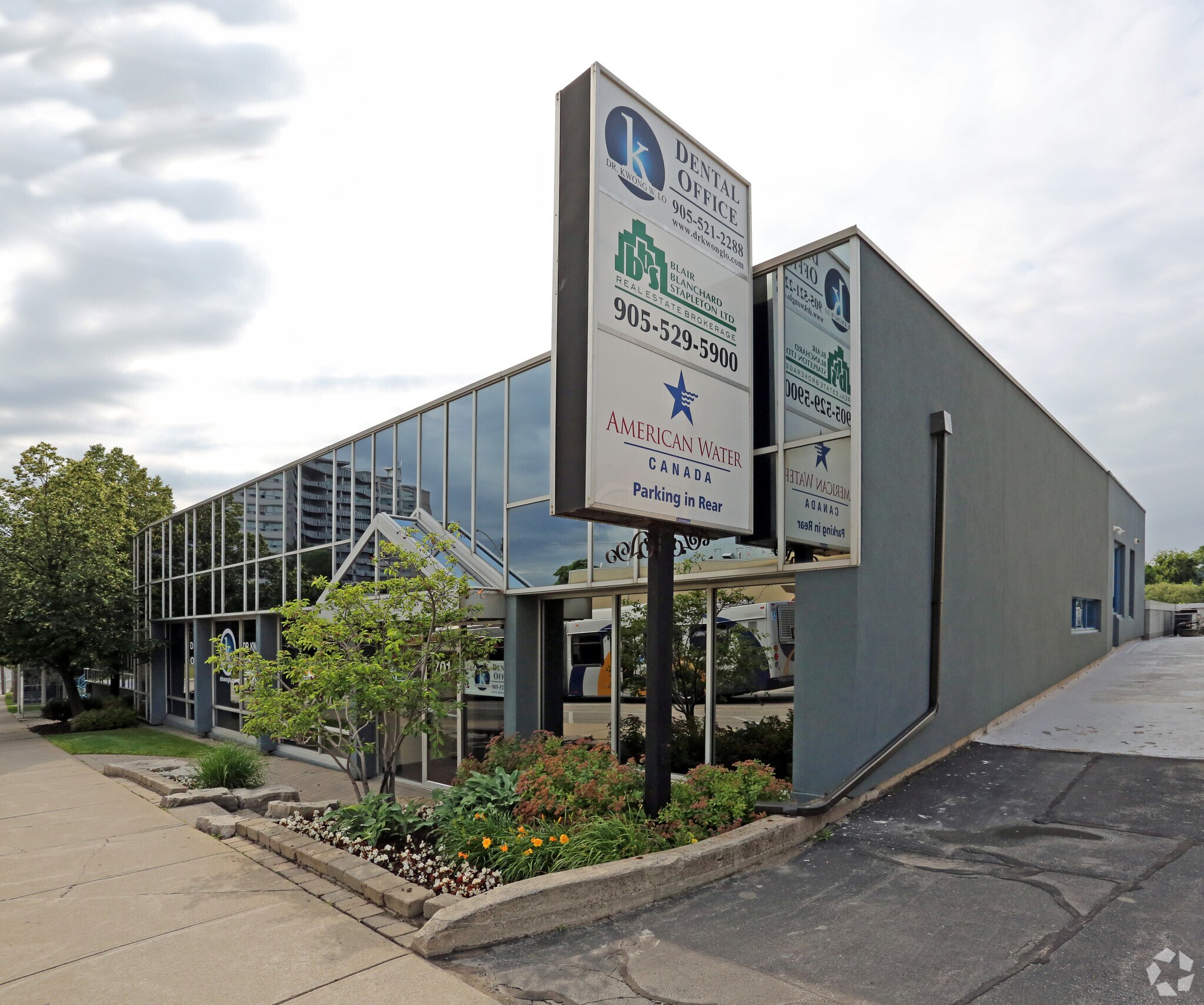 701 Main St W, Hamilton, ON à vendre Photo principale- Image 1 de 1