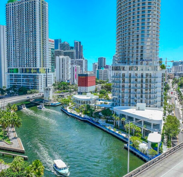 275 SW 6th St, Miami, FL à louer - Photo du bâtiment - Image 2 de 9