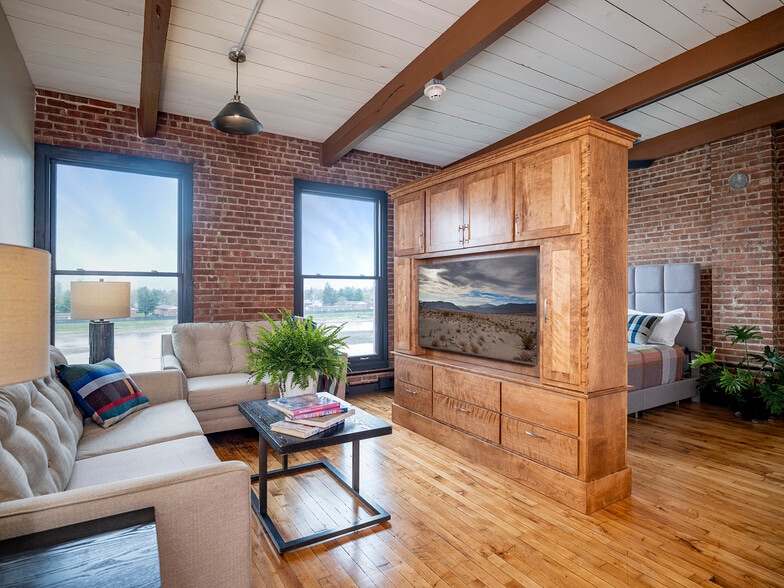 227 W Water St, Elmira, NY for lease - Building Photo - Image 2 of 5