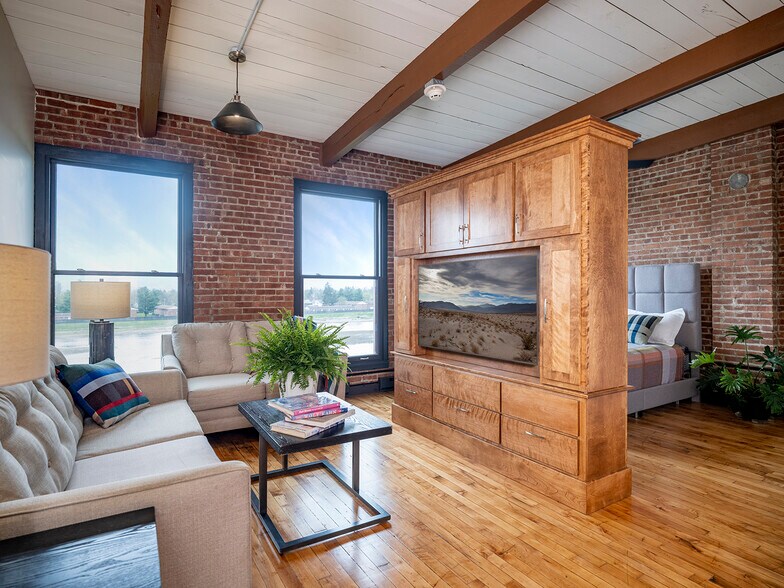 227 W Water St, Elmira, NY à louer - Photo du bâtiment - Image 2 de 5