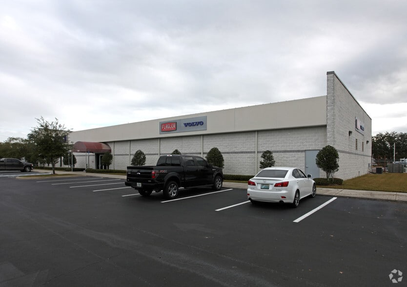 9601 Boggy Creek Rd, Orlando, FL à louer - Photo principale - Image 1 de 2