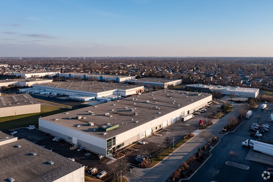 80 Internationale Blvd, Glendale Heights, IL for lease - Aerial - Image 2 of 9