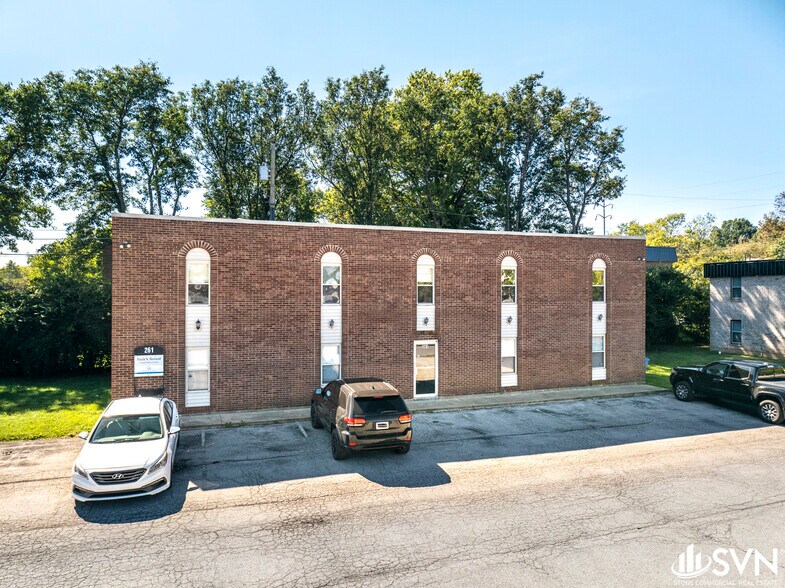 261 Regency Cir, Lexington, KY à louer - Photo du bâtiment - Image 2 de 20