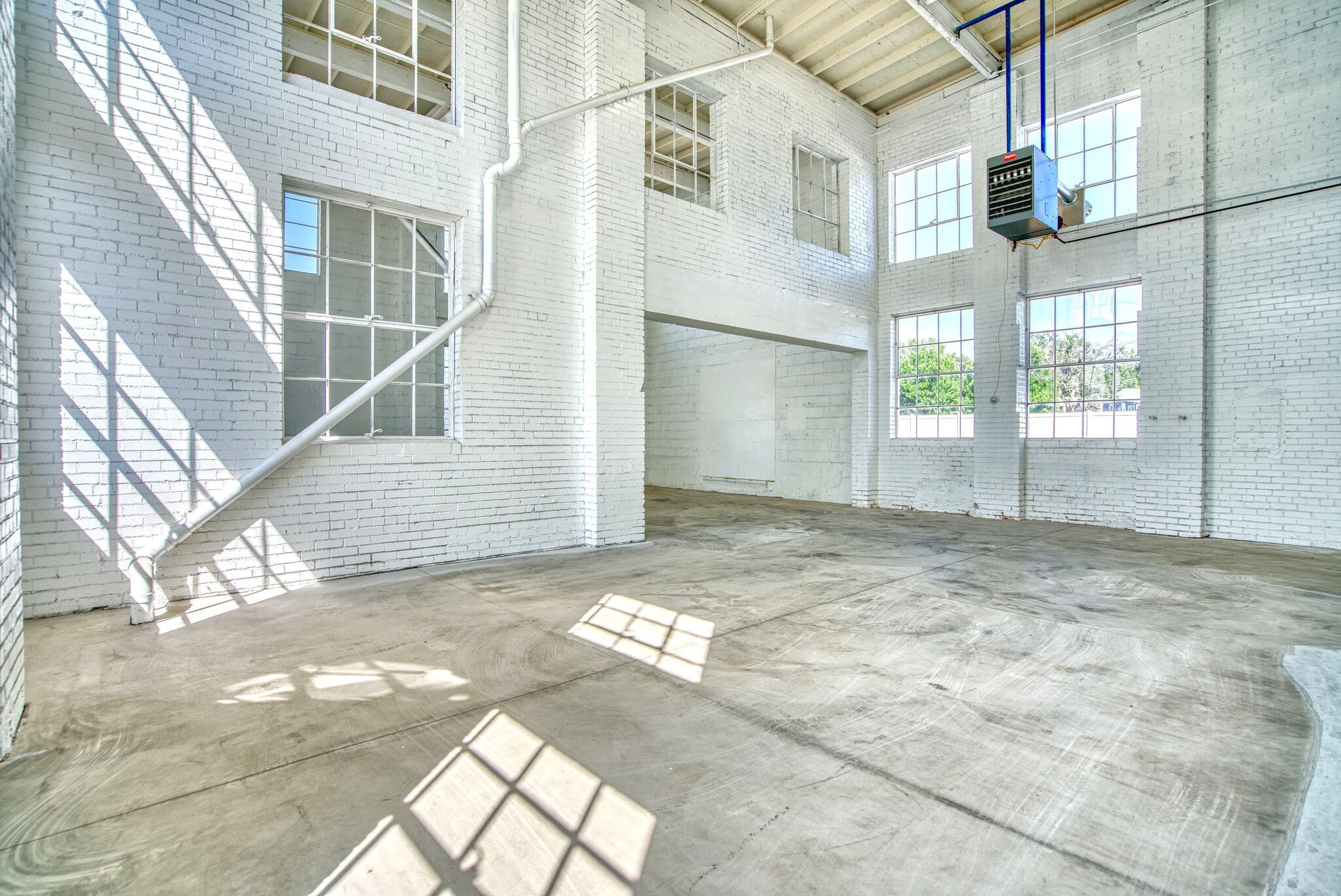 310 W South 1st St, Johnstown, CO for lease Interior Photo- Image 1 of 10