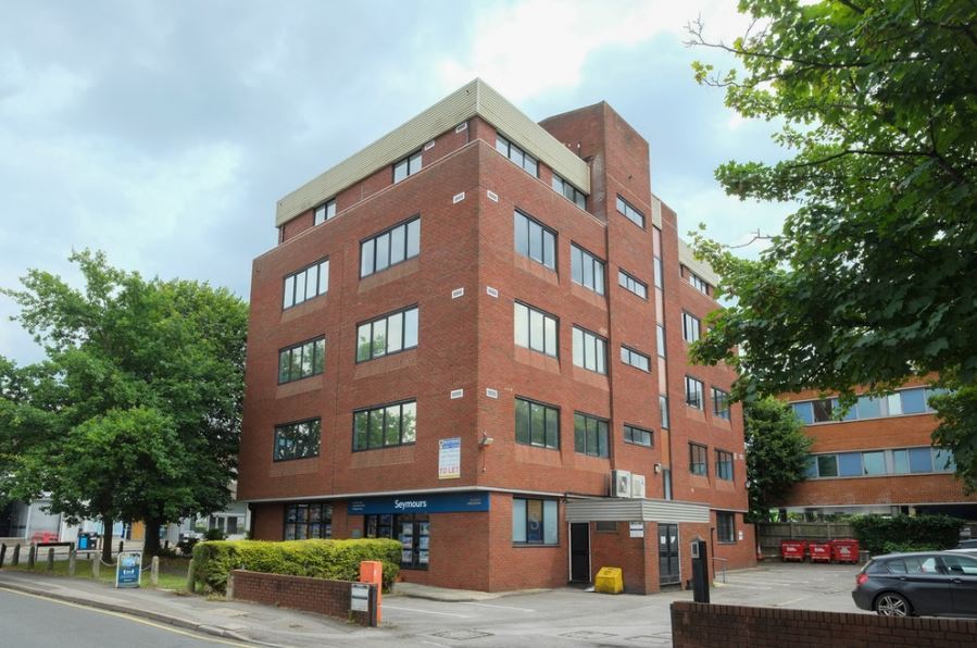 Station Appr, West Byfleet for lease Building Photo- Image 1 of 6