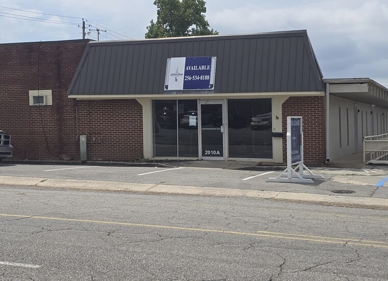 117 Longwood Dr SE, Huntsville, AL à louer - Photo du bâtiment - Image 3 de 21