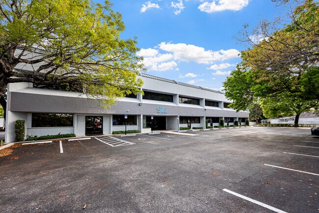 Plus de détails pour 911 E Atlantic Blvd, Pompano Beach, FL - Bureau/Commerce de détail à louer