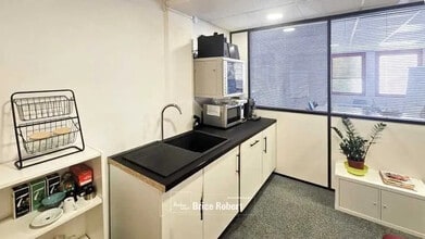 Office in Dardilly for sale Interior Photo- Image 2 of 17