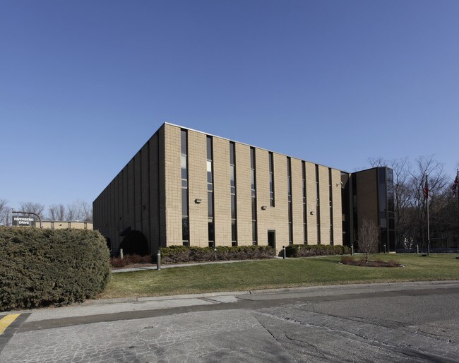 Plus de détails pour 6 Riverbend Dr S, Stamford, CT - Local d'activités à louer