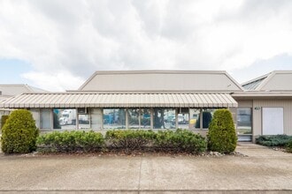 638-706 Derwent Way, Delta, BC à louer Photo du bâtiment- Image 2 de 3