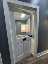 301-304 Macy Dr, Roswell, GA for lease Interior Photo- Image 1 of 3