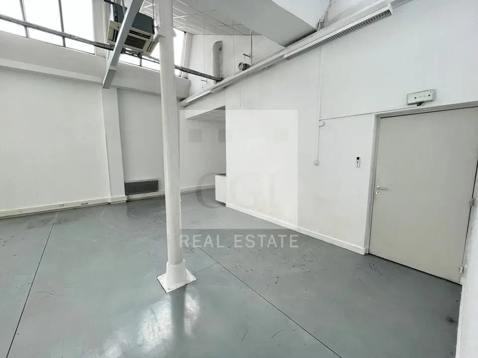 Office in Lyon for lease Interior Photo- Image 1 of 10
