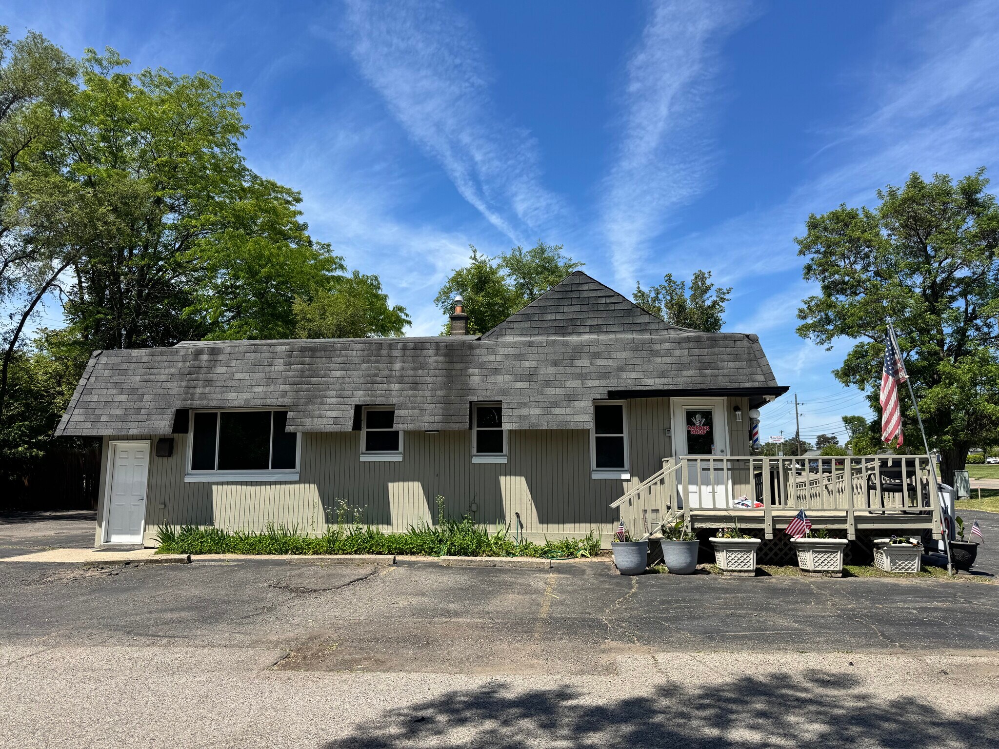 7045 Cooley Lake Rd, West Bloomfield, MI à vendre Photo du bâtiment- Image 1 de 13