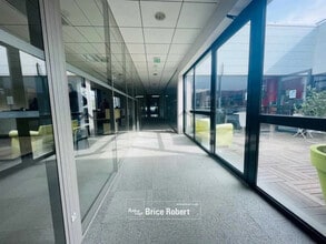 Bureau dans Saint-Priest à louer Photo intérieure- Image 2 de 44