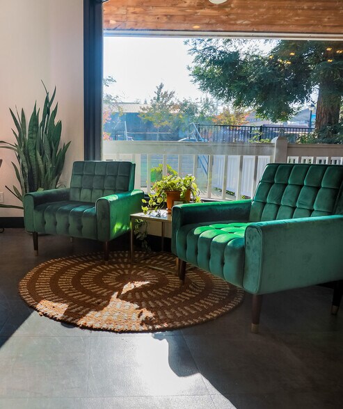 705 Gold Lake Dr, Folsom, CA à louer - Photo du bâtiment - Image 2 de 12