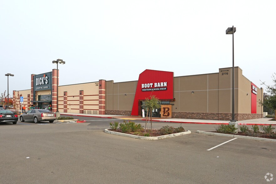 2670-2790 Harney Ln, Lodi, CA à louer - Photo du bâtiment - Image 2 de 12