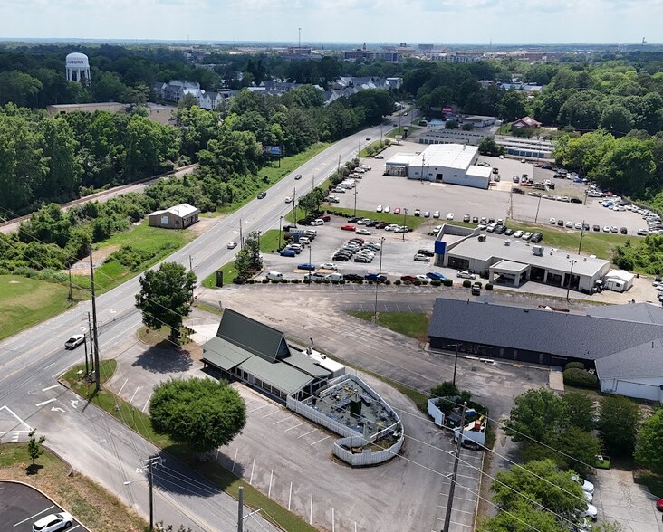 675 Opelika Rd, Auburn, AL à louer - Photo du bâtiment - Image 2 de 2