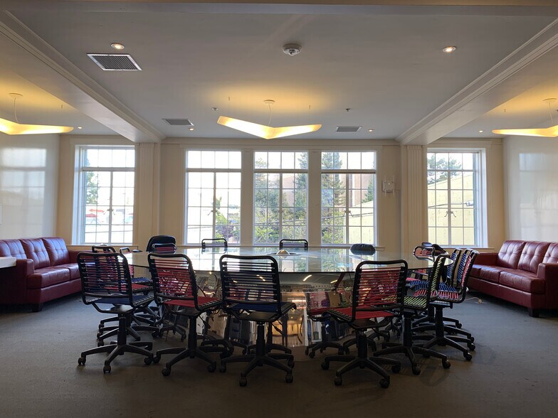 55 E 3rd Ave, San Mateo, CA à louer - Photo du bâtiment - Image 3 de 9