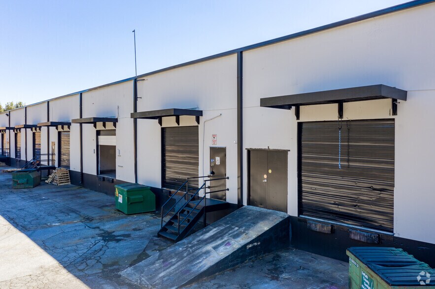 2040 Steel Dr, Tucker, GA à louer - Photo du bâtiment - Image 3 de 5