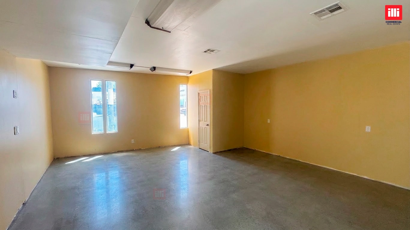 17517 Ventura Blvd, Encino, CA for lease Interior Photo- Image 1 of 6