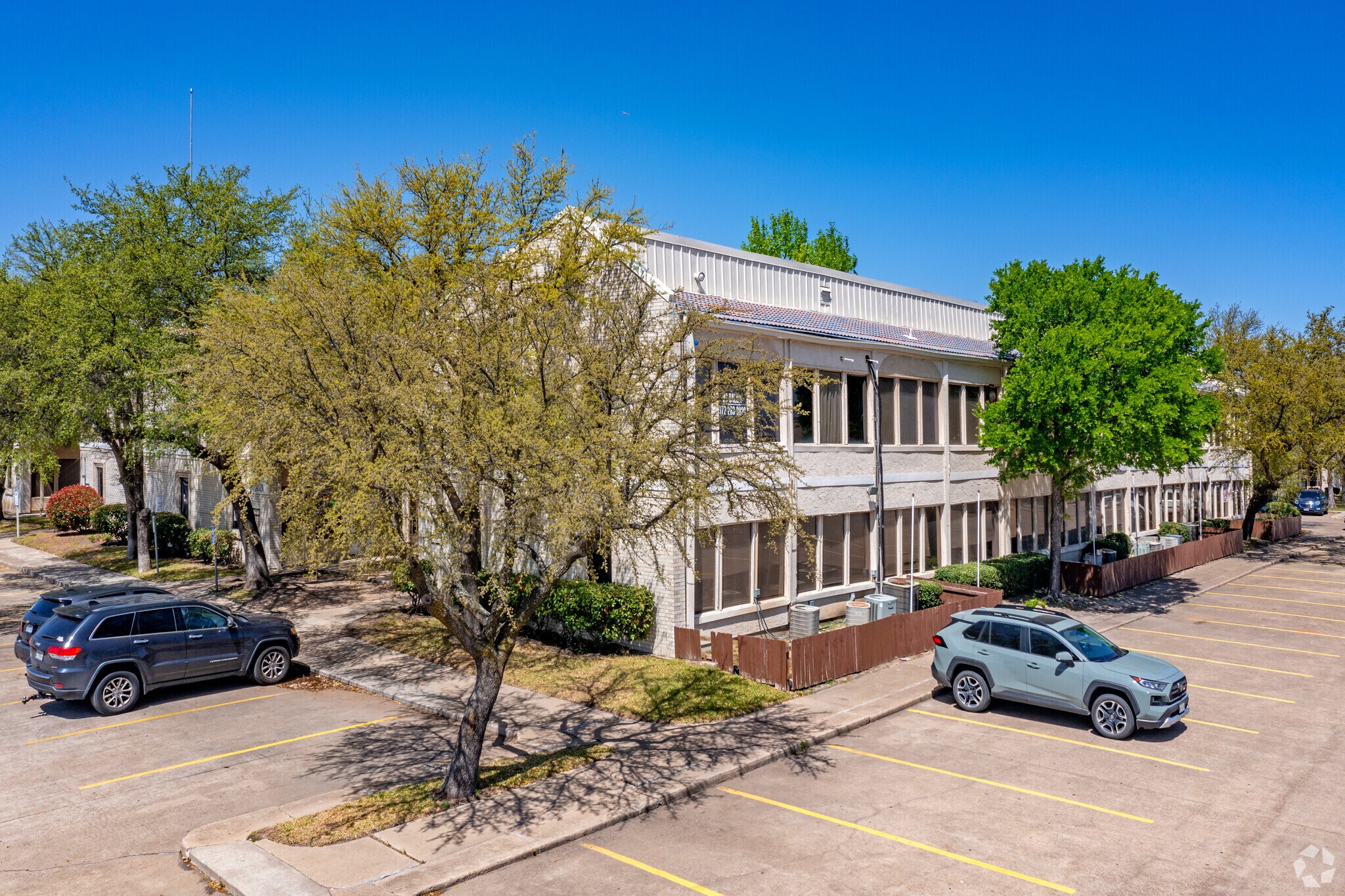 2305 Oak Ln, Grand Prairie, TX à vendre Photo principale- Image 1 de 1