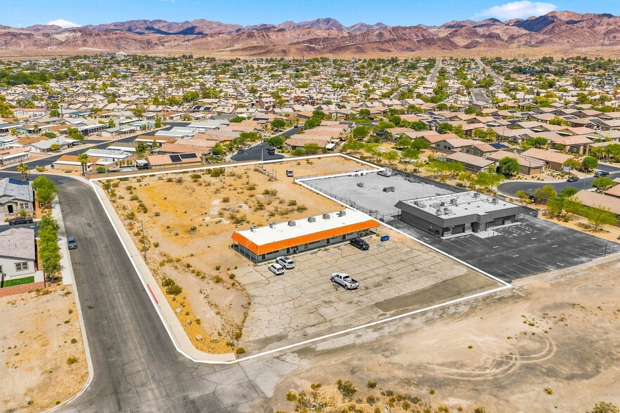 2134 S Boulder Hwy, Henderson, NV à vendre - Photo du bâtiment - Image 3 de 13