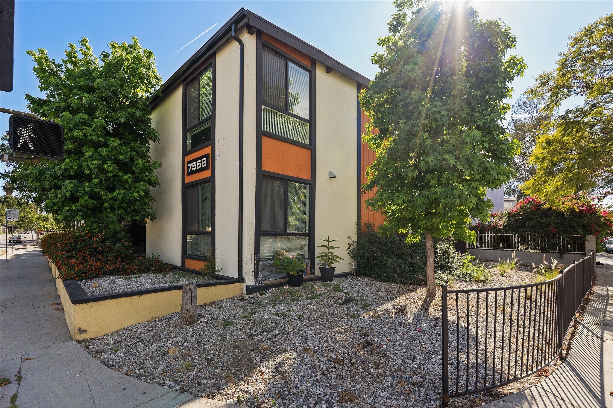 7559 Whitsett Ave, North Hollywood, CA à vendre Photo principale- Image 1 de 17