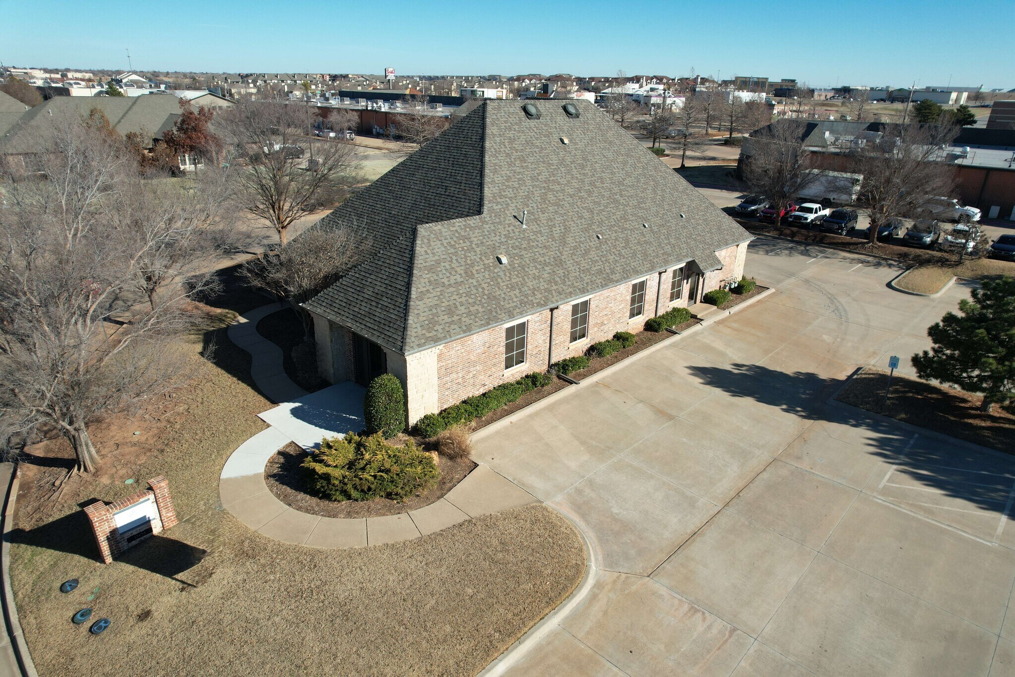13838 Quail Pointe Dr, Oklahoma City, OK à vendre Photo du bâtiment- Image 1 de 1
