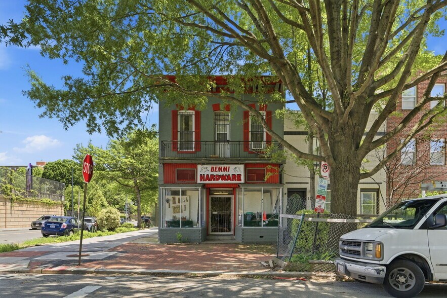 2263 12th St NW, Washington, DC à vendre - Photo du bâtiment - Image 2 de 106
