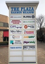 700 Plaza Dr, Secaucus, NJ à louer Photo du bâtiment- Image 2 de 5