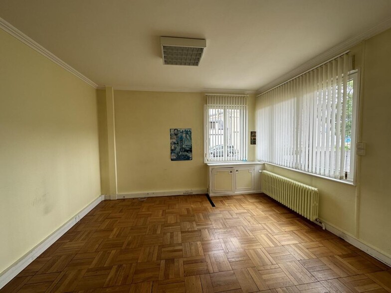 Office in Luisant for lease - Building Photo - Image 2 of 27