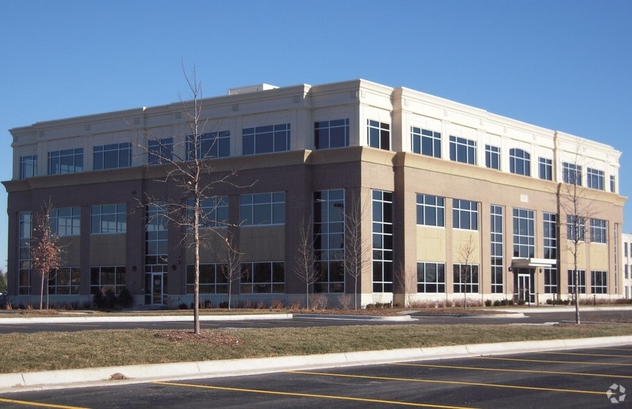 900 Technology Way, Libertyville, IL for sale - Building Photo - Image 2 of 59