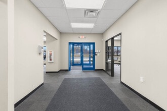 3051 Delta Marine Dr, Reynoldsburg, OH à vendre Photo intérieure- Image 2 de 72