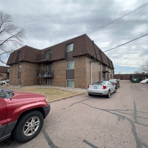 3509-3601 S Willow Ave, Sioux Falls, SD à vendre - Photo du bâtiment - Image 3 de 3