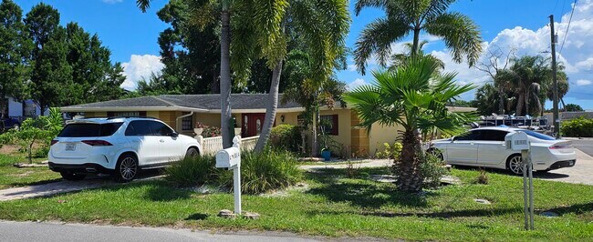Plus de détails pour 8814 Rocky Creek Dr, Tampa, FL - Bureau à vendre