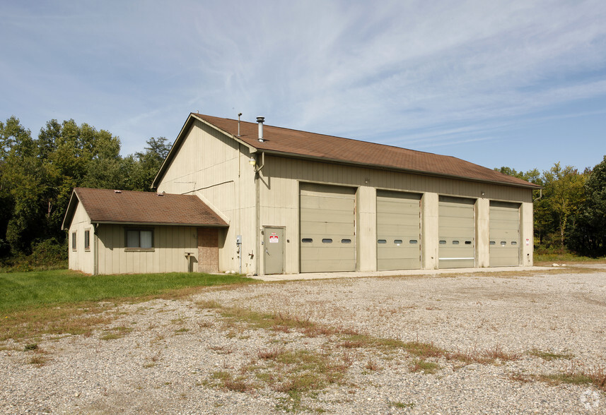 30101 Travis Ln, New Hudson, MI à vendre - Photo principale - Image 1 de 1