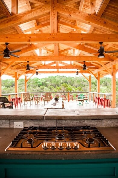 7400 McGregor Ln, Dripping Springs, TX for sale - Building Photo - Image 2 of 16